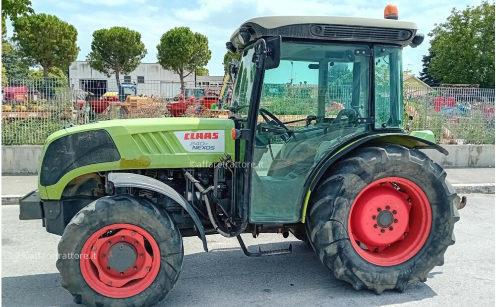 Claas NEXOS 240 F d'occasion - 3