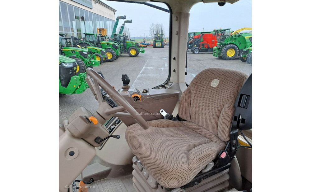 John Deere 7230R d'occasion - 8