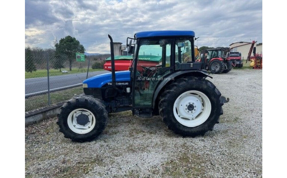 New Holland TND 75 d'occasion - 2