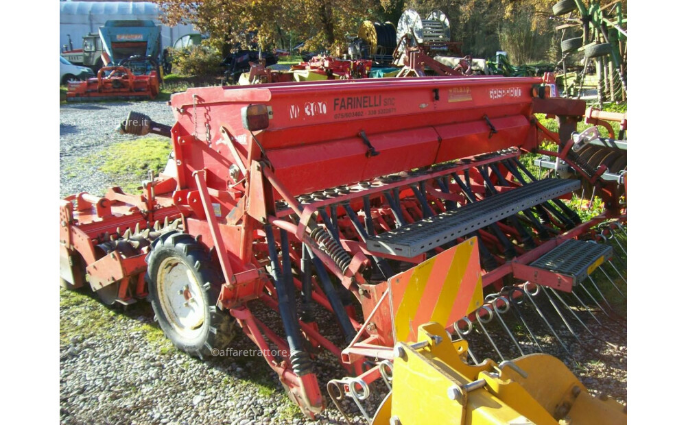 Gaspardo M 300 F23 + Kuhn HR 3003 D Occasion - 3