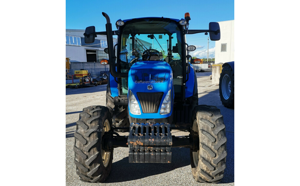 New Holland T4.105 Dual Command avec prise de force synchronisée, essieu avant SuperSteer. - 2