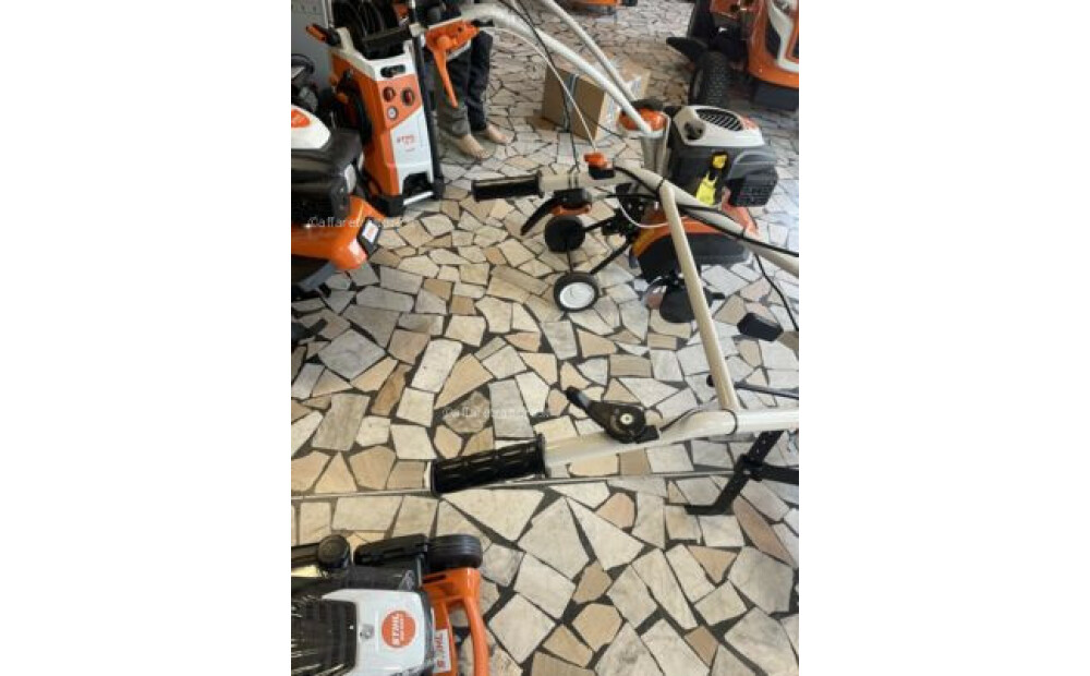 Motozappa Stihl MH 600 NUOVA 212 CC 6,0 CV benzina Nuovo - 6