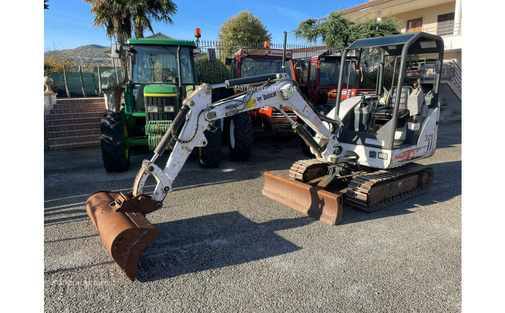 Bobcat 325 D'occasion - 3