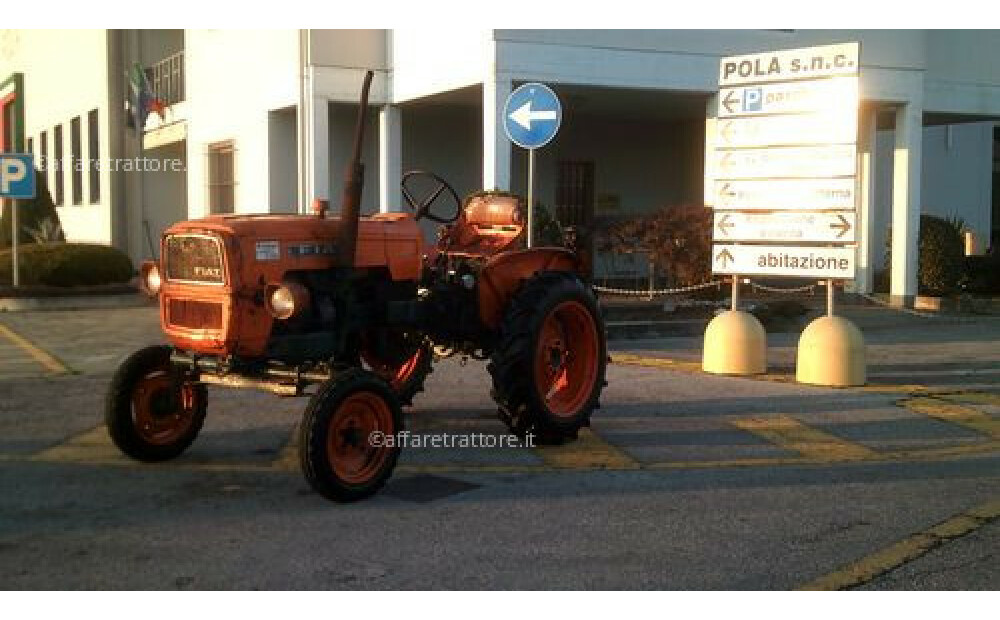 TRACTEUR AGRICOLE FIAT 215 D'OCCASION - 1