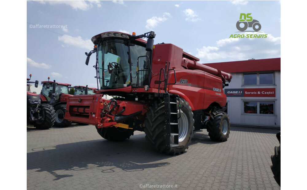 Case IH Axial-Flow 8250 4WD Usato - 2