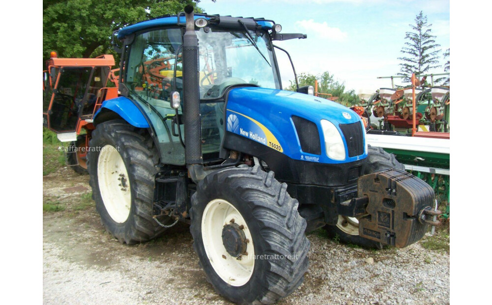 New Holland T6020 Usato - 2