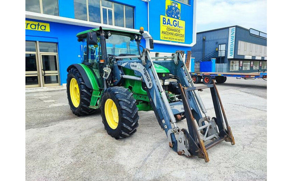 John Deere 5820 d'occasion - 4