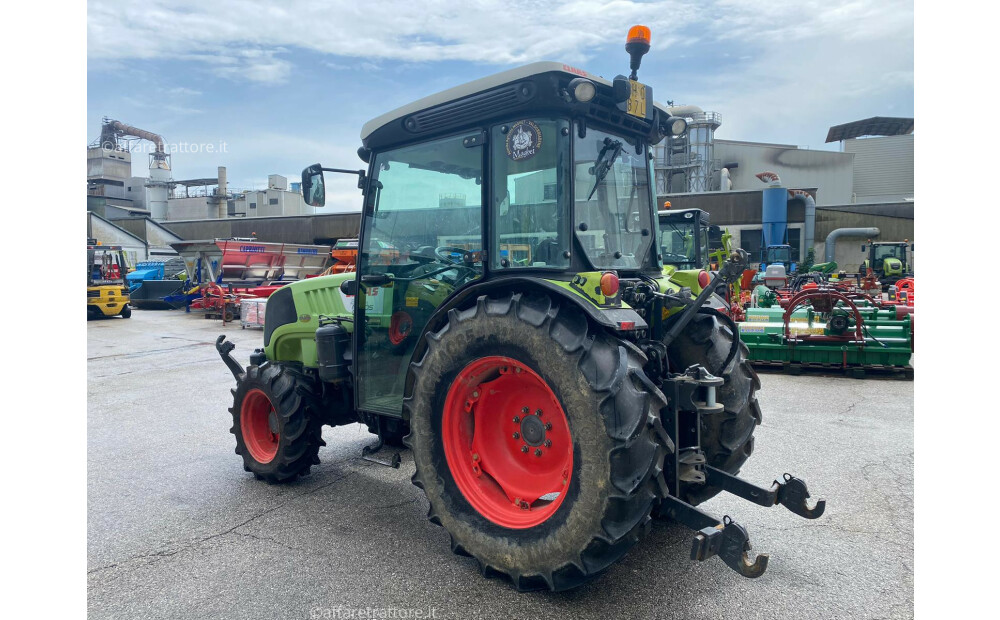 Tracteur CLAAS NEXOS 240 VL / 180 - 4