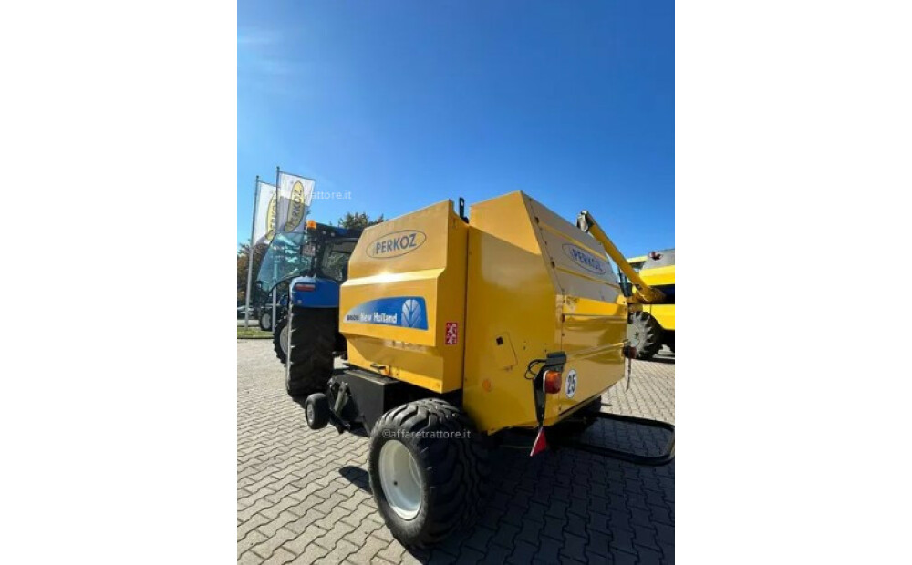 New Holland BR6090 D'occasion - 1